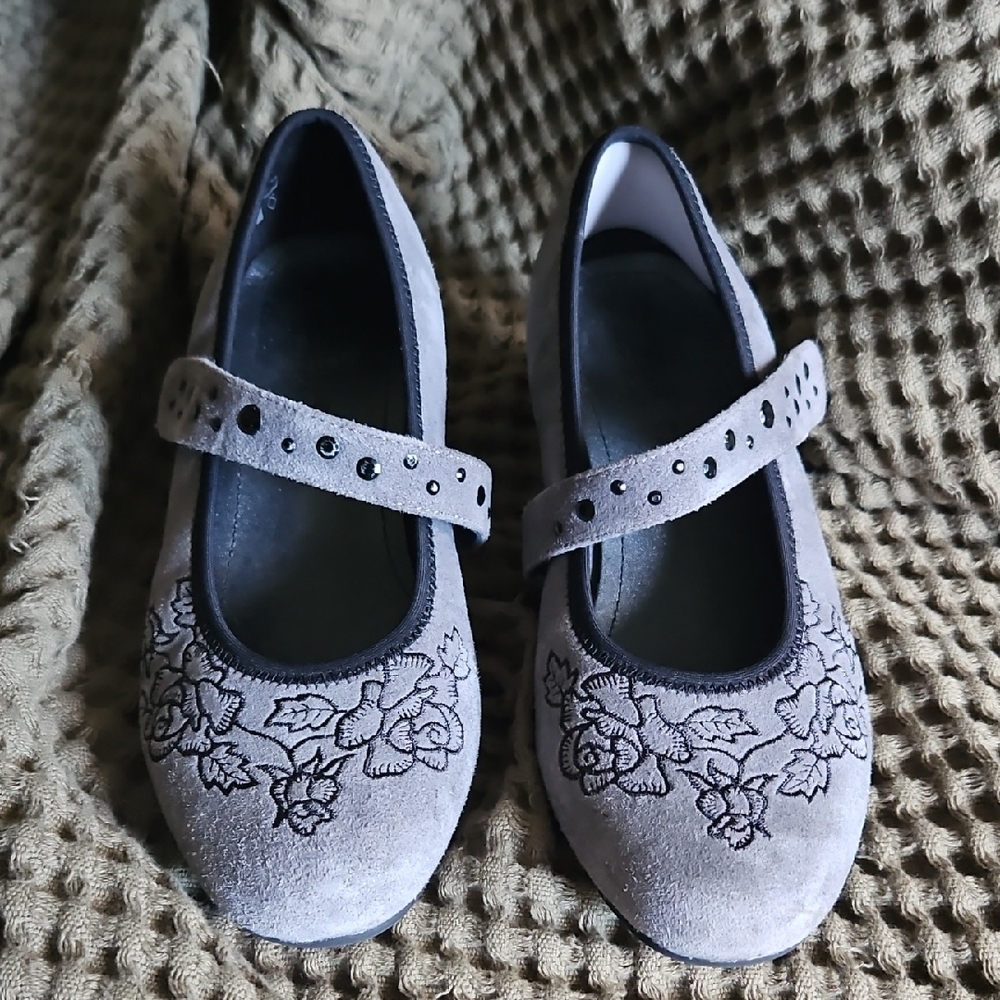 CLEARANCE Hotter Charcoal Heels with Leaf Embroidery